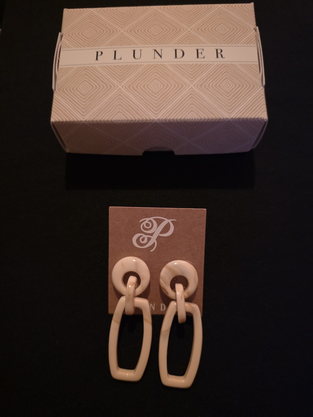 Plunder Pale Peach Resin Link Drop Earrings